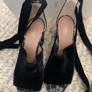 Lewit Liliana shoes, black velvet with floral fabric. Worn once. Size EU36, US6